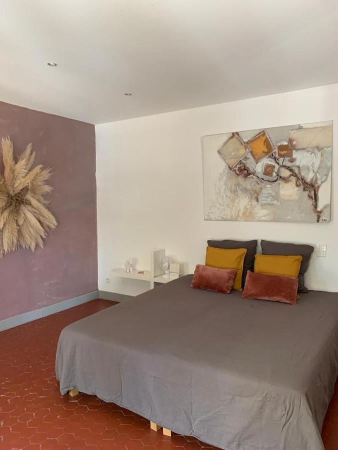 Mas Carita Bed & Breakfast Cabannes Exterior photo